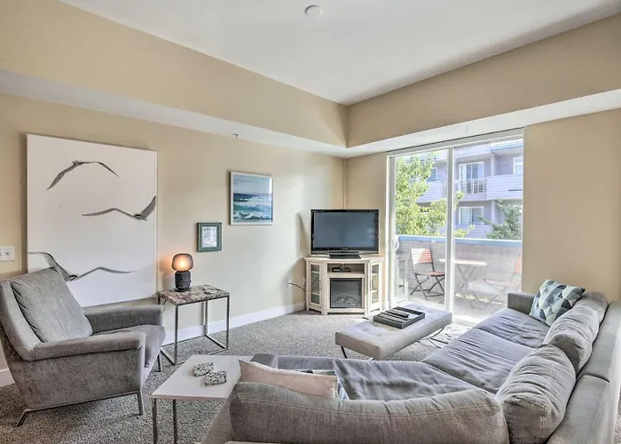 Grand Haven Condo W/ Patio < 1 Mi To Downtown