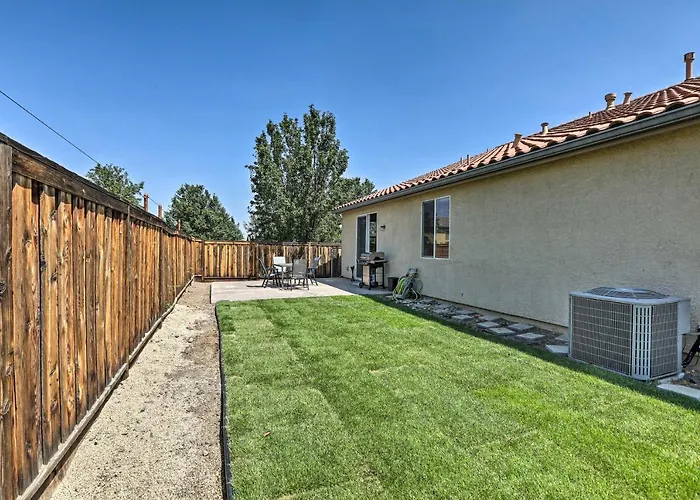12 Mi To Riverwalk District: Quiet Reno Retreat
