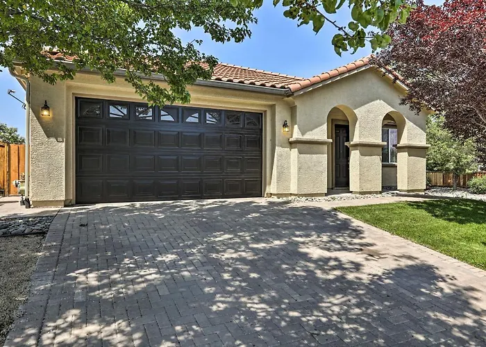 12 Mi To Riverwalk District: Quiet Reno Retreat