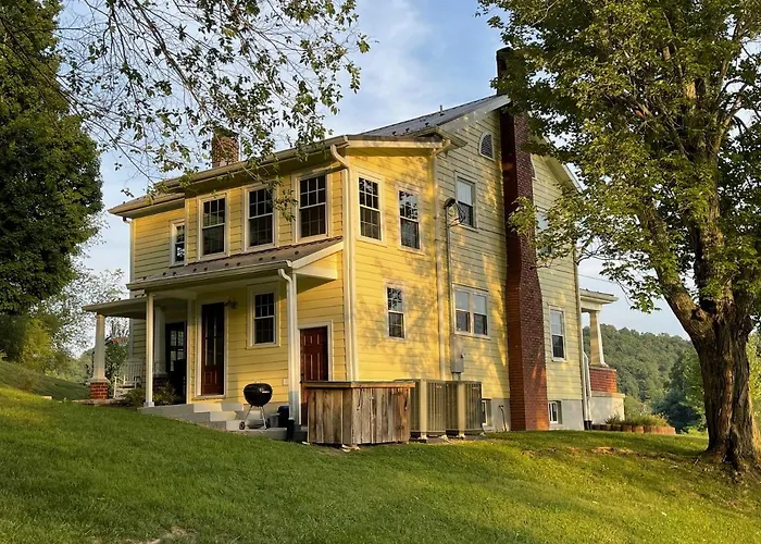 Abingdon Family Getaway W/ Porch & Views!