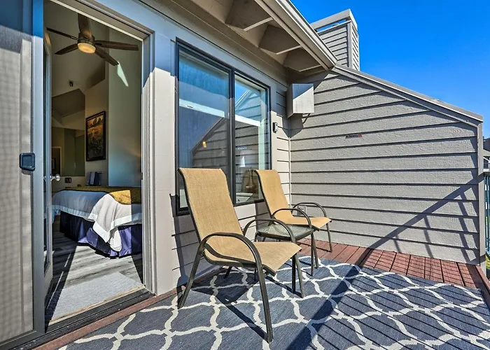 Hiking Trail & Hot Tub Access: Bend Condo W/ Deck