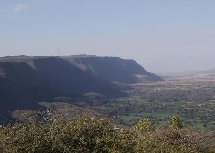 African Sunrise Lodge And Campsite