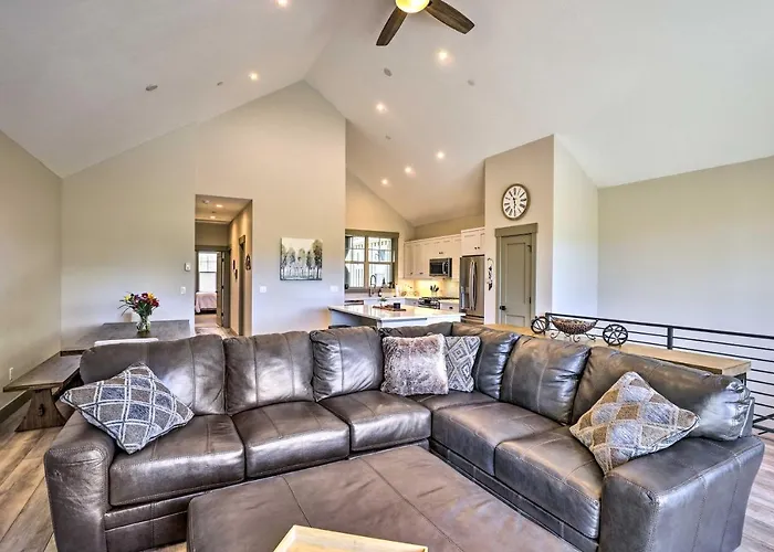 3 Mi To Granby Ranch: Townhome W/ Balcony & Views