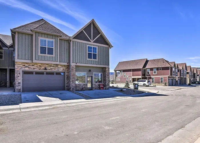 3 Mi To Granby Ranch: Townhome W/ Balcony & Views