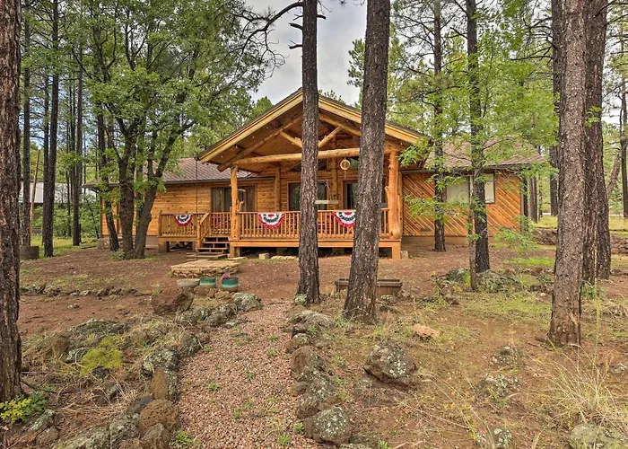 Wooded Yard, Gas Grill: Lush Pinetop Retreat