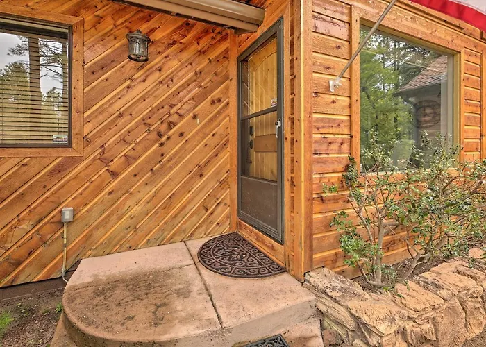 Wooded Yard, Gas Grill: Lush Pinetop Retreat