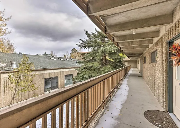 Steps To Ski Shuttle! Frisco Condo W/ Indoor Pool
