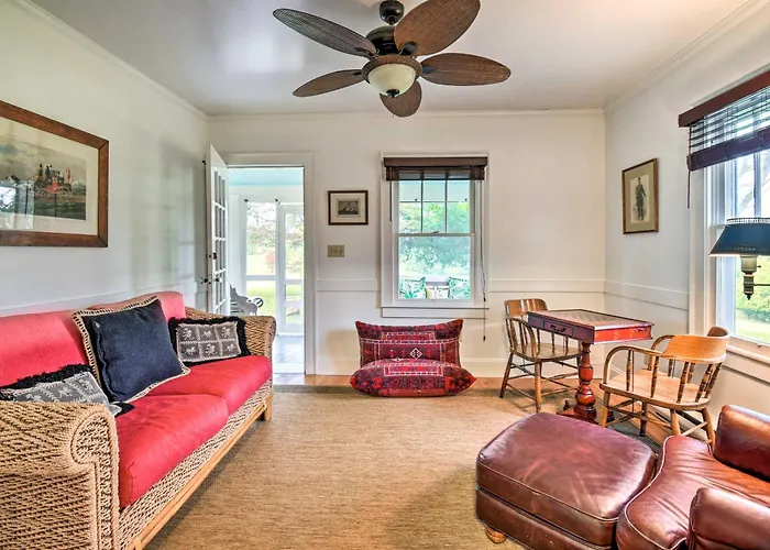 Restored 1930S Cottage On 1 Acre W/ Fire Pit