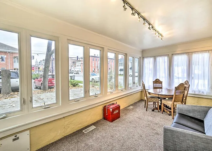 Historic Troy Home Enjoyable Dining Steps Away