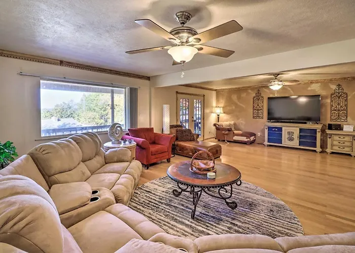 Large Home W/ Games: 4 Mi To Bull Shoals Lake!