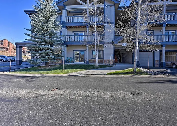 Steamboat Home W/ Garage, 1 Mi To Ski Resort