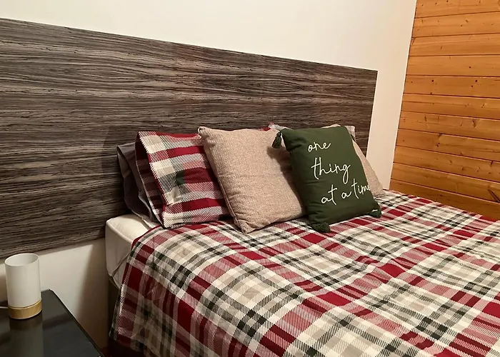Tufty Lodge, Lake Pochard Lodge 9
