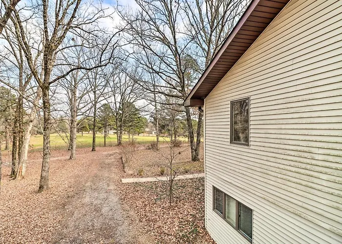 40-Acre Poplar Bluff Nature Lovers Paradise!