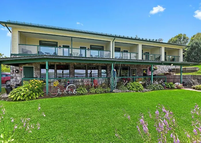 Baptiste Lake Lodge