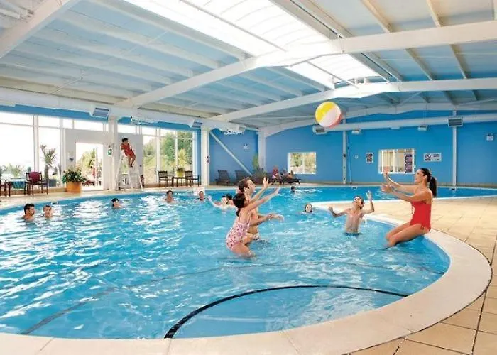 Lydstep Beach Bayview 3-Bedroom Holiday Home