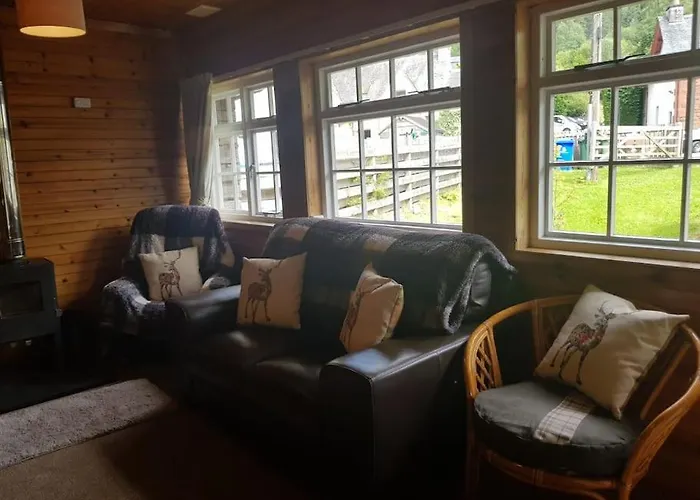 Pine Cabin, Strathyre. A Cosy Escape From It All.