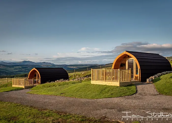 Beinn A Ghlo Luxury Glamping Pod With Hot Tub & Pet Friendly At Pitilie Pods