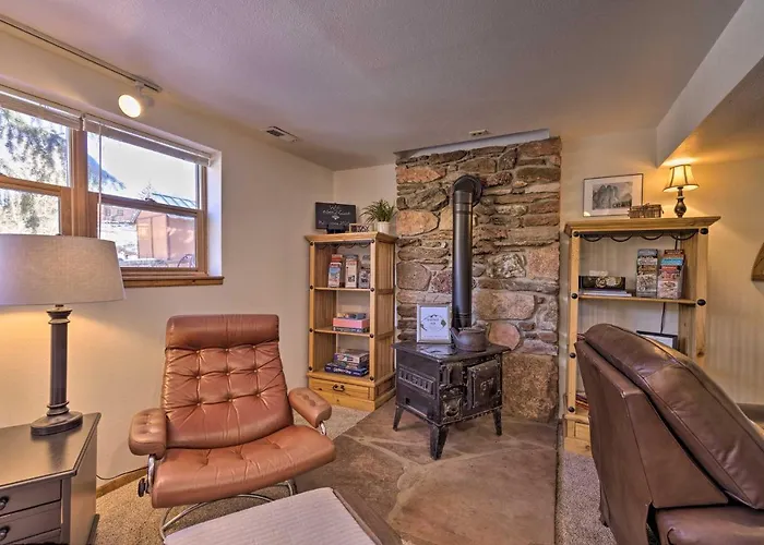 Cozy Co Rocky Mountain Retreat Near Pikes Peak!