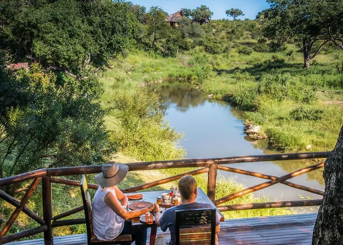 Lukimbi Safari Lodge
