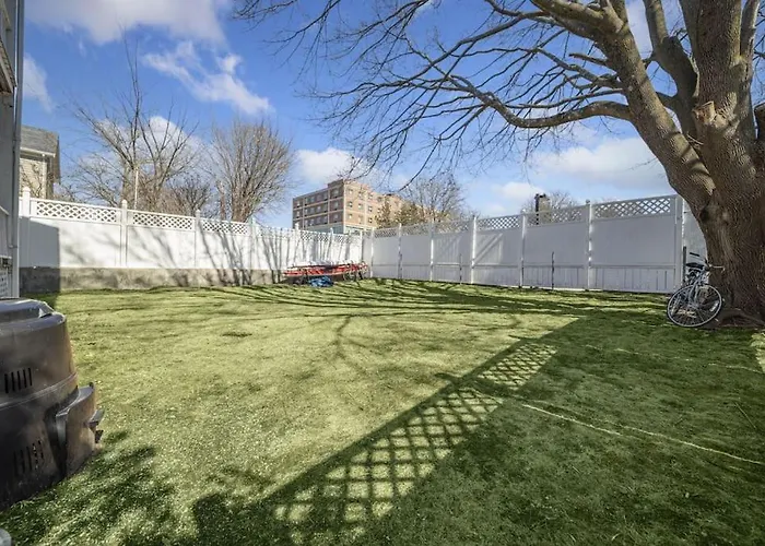 Cambridge 2Br 2Bh Basement Apt With Parking