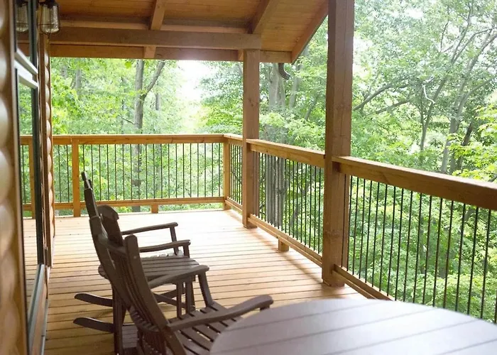 Treehouse #6 By Amish Country Lodging
