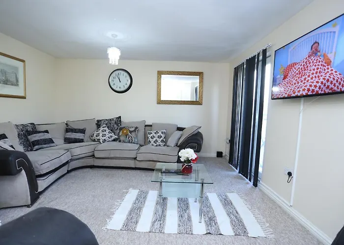 Lovely 4 Bed House Londen