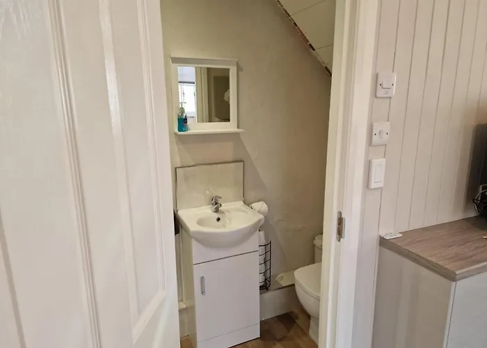 Carlisle Central, Cute Studio Appt, The Cupboard