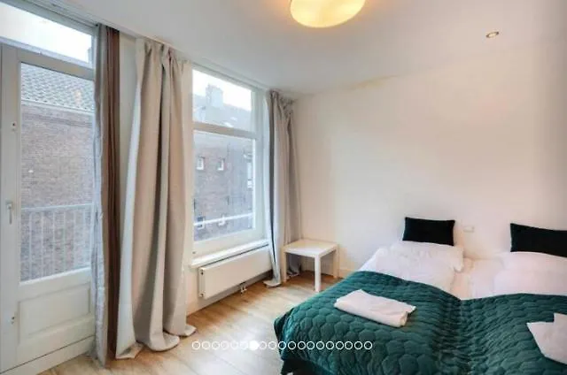 Luxurious Canalview Apt With Patio City Centre Amsterdam