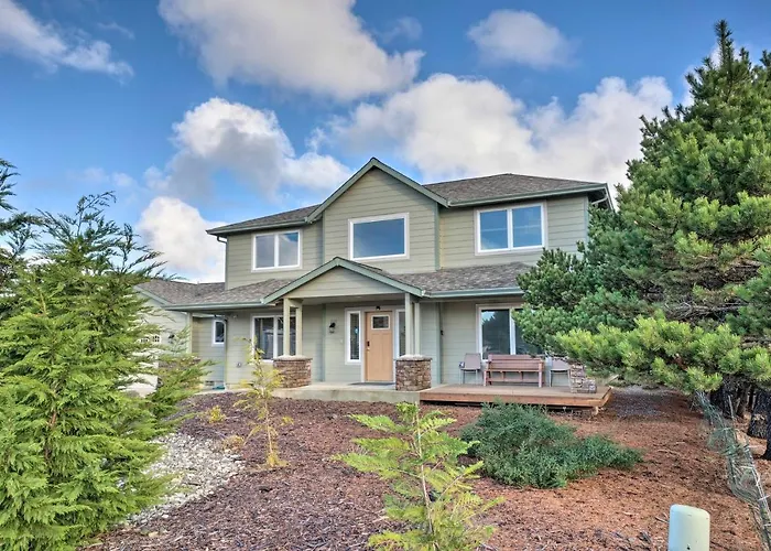 Spacious Bandon Getaway - 2 Blocks To Ocean!