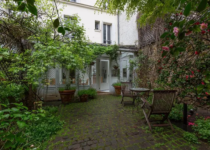 Veeve - Charming Townhouse Near Parc Montsouris