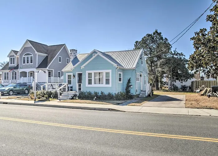 Chincoteague Island Cottage ~ 2 Mi To Beaches