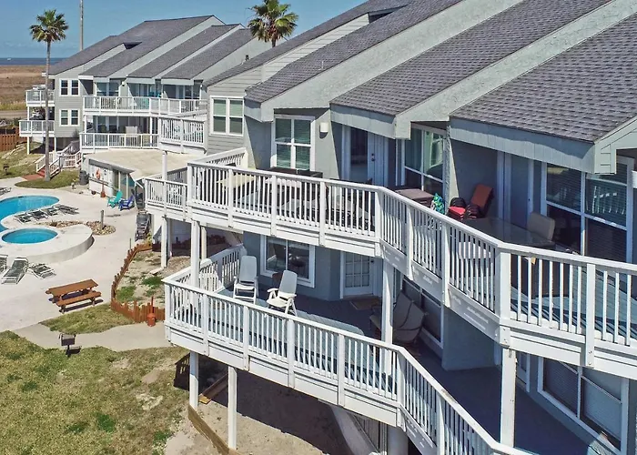 Oceanfront Texas Condo W/ Pool: Pets Stay Free