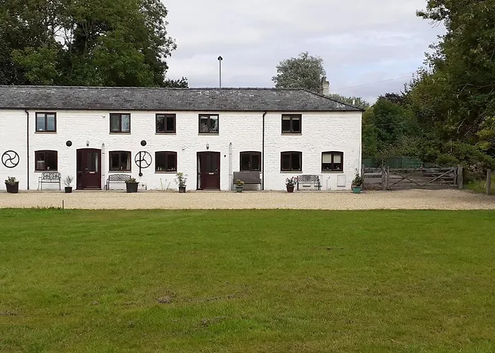 2 Barge Cottage