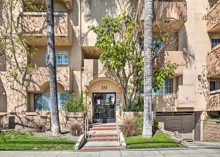 2 Mi To Griffith Park! Burbank Extended-Stay Condo