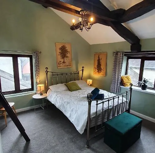 Super Lake District Cottage In Heart Of Kendal 3 Double Beds