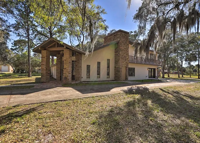 Largo Home + Outdoor Oasis: 'The Peacock Farm'