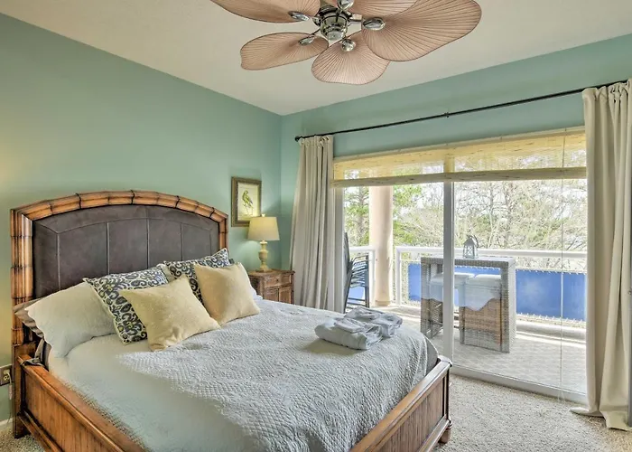 Lake Keowee Resort Condo W/ Balcony & Pool Access!