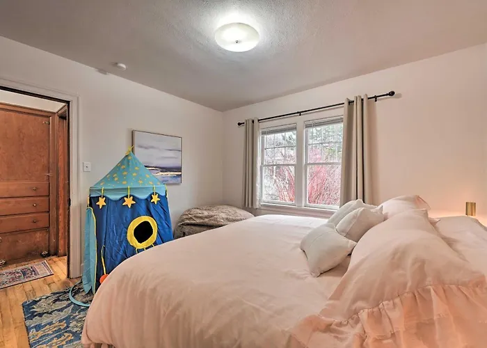 Charming Missoula House Near Downtown + Um!