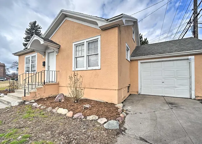 Charming Missoula House Near Downtown + Um!