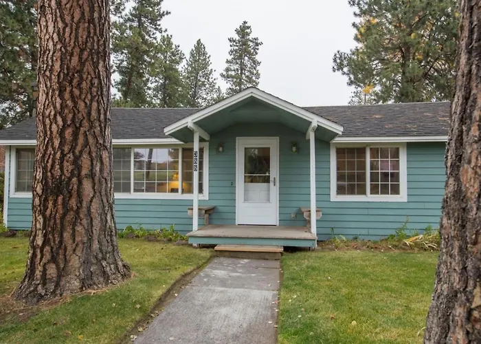 Pine Street Cottage
