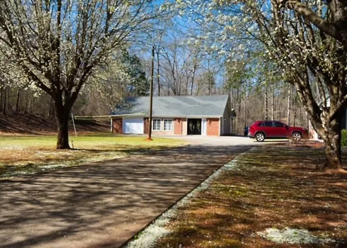A Peaceful Hidden Treasure In Oxford Ga