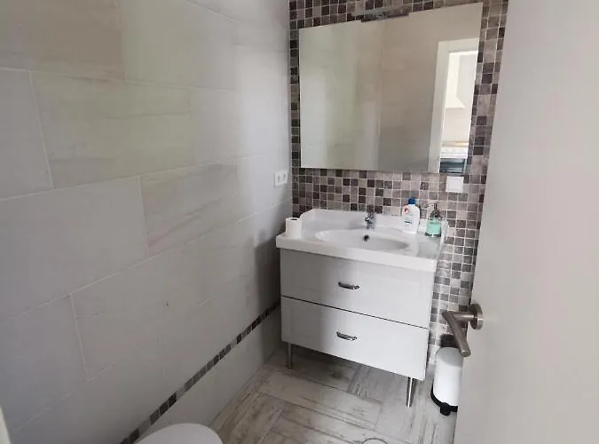 Apartamento Loft con terreno privado y parking compartido - a 800m de Playa Poniente