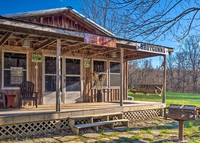 Bright 'Green Gables' Cabin: Hike, Swim & Bbq