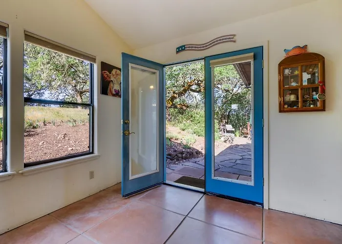 Healdsburg Home With Magnificent Vineyard View Home