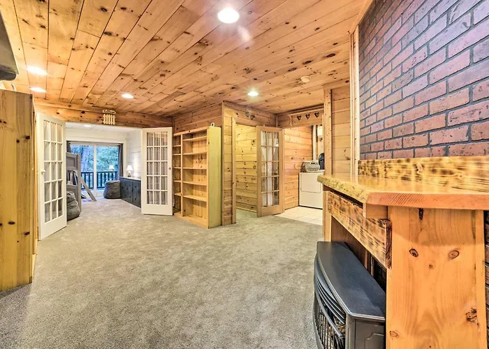 Spacious Cabin W/ Decks Near Saratoga Springs