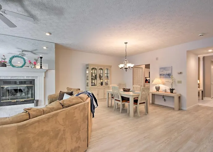 Condo On Lake Keowee W/ Resort Amenities & Pool!
