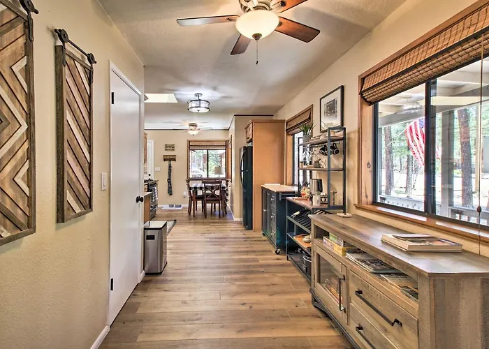 Fireplace, Deck & Grill: Pinetop Cabin Rental!