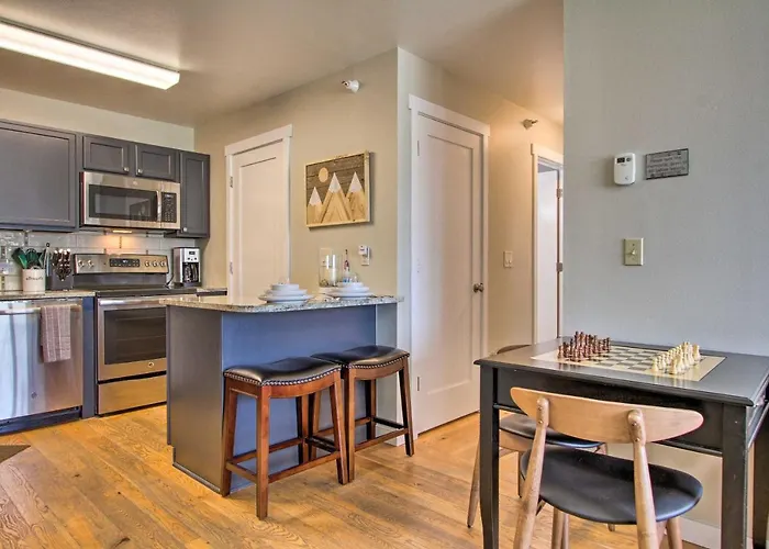 Cozy Montana Condo W/ Walk To Big Sky Resort!