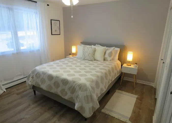 Catskills Cottage With Lake View Book Now