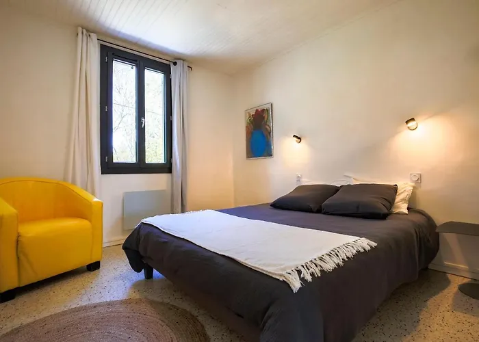 Maison dans les Arbres, SPA, Tennis, Parking Nîmes